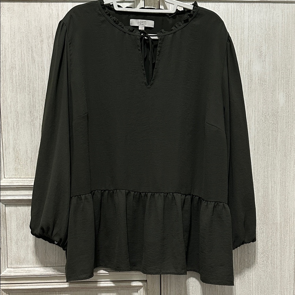 EUC Loft Peplum Top 22